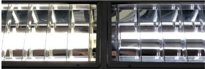 horizontal light with led's versus no led's