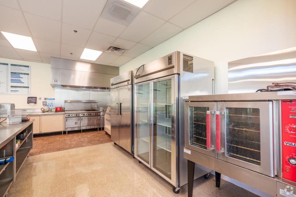 Rockaway Grove - Building 20 kitchen